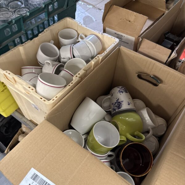 Mixed lot of ceramic coffee mugs including Churchill brand.
