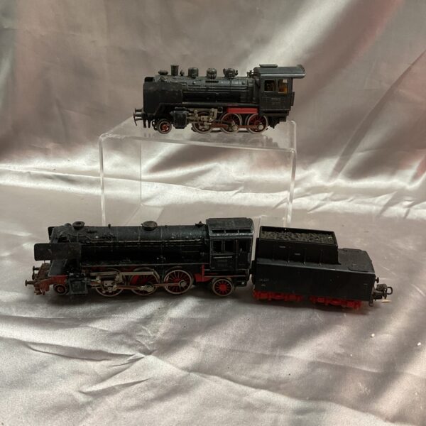 Vintage Marklin Ho gauge engine DA800 with tender.