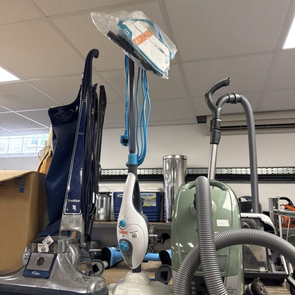 Vax steam mop model 680 cleaning appliance in used condition.