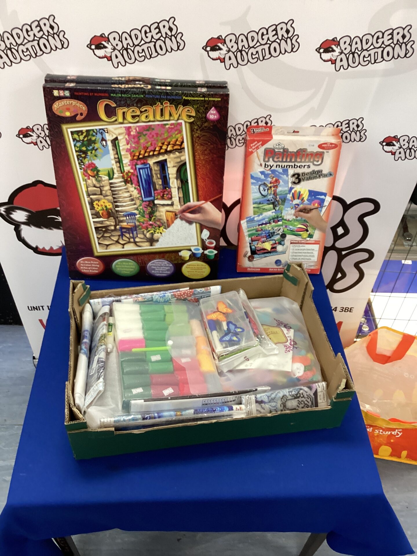 592 crate of crafting and drawing items