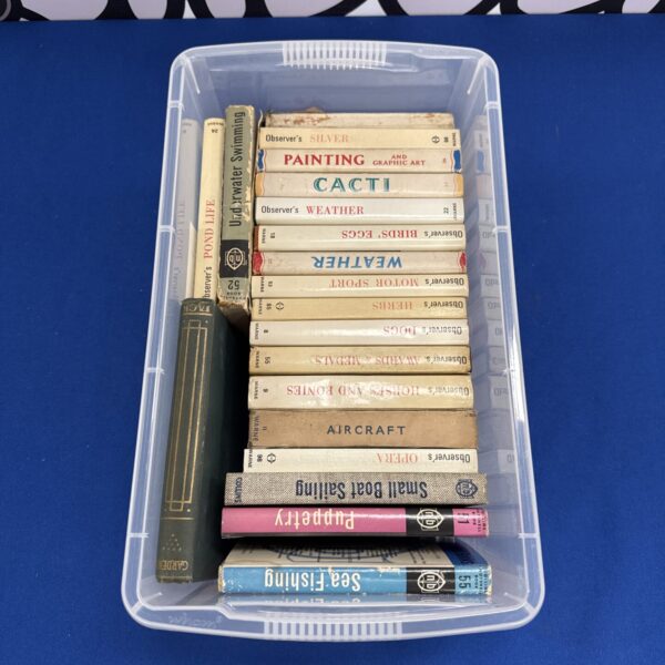 Vintage Observer and Collins field guides stacked together.