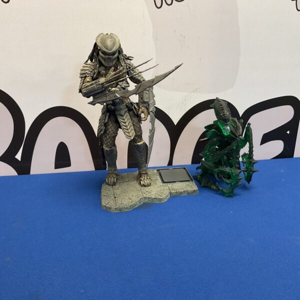 Detailed 2004 McFarlane Predator Alien figure on display.