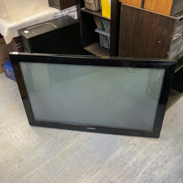 Samsung 40 inch plasma TV in used condition.