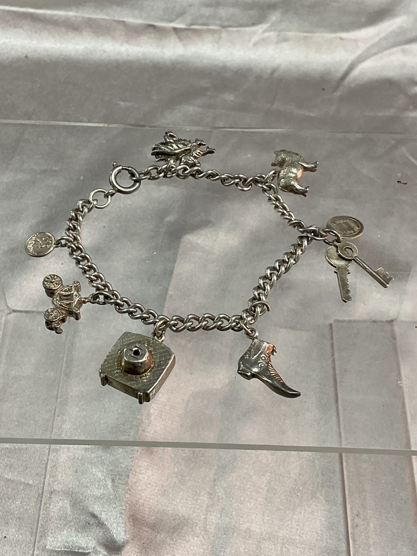 743 925 Silver charm bracelet 23g