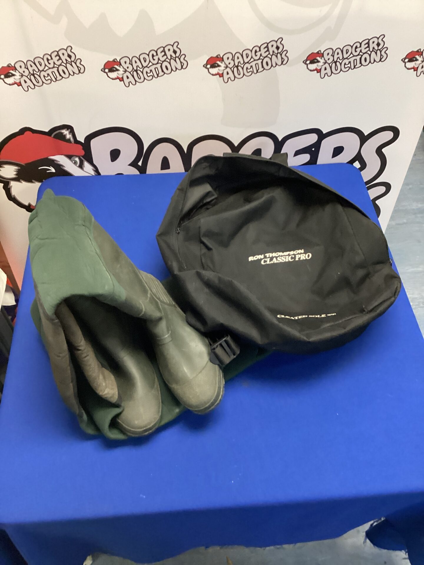 506 Set of ron thompson fishing waders