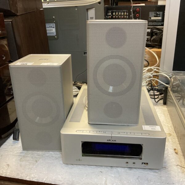 Arcam Solo CD HiFi system with speakers, vintage audio equipment.