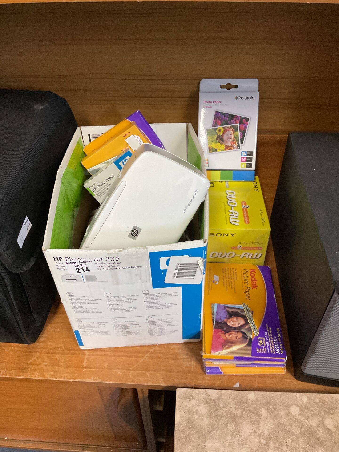 214 Hp photosmart photo printer with paper