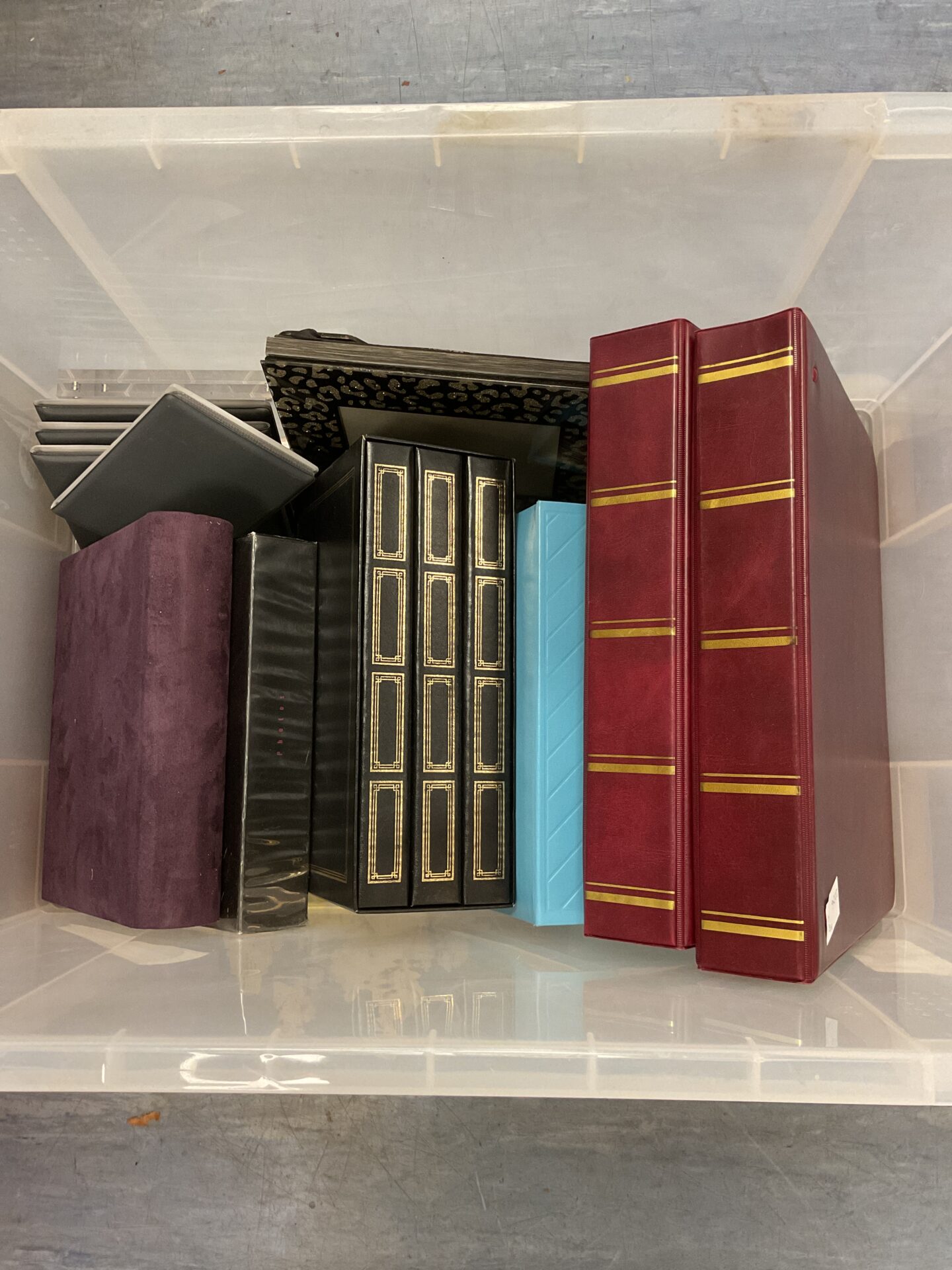 656 Box of empty photo albums