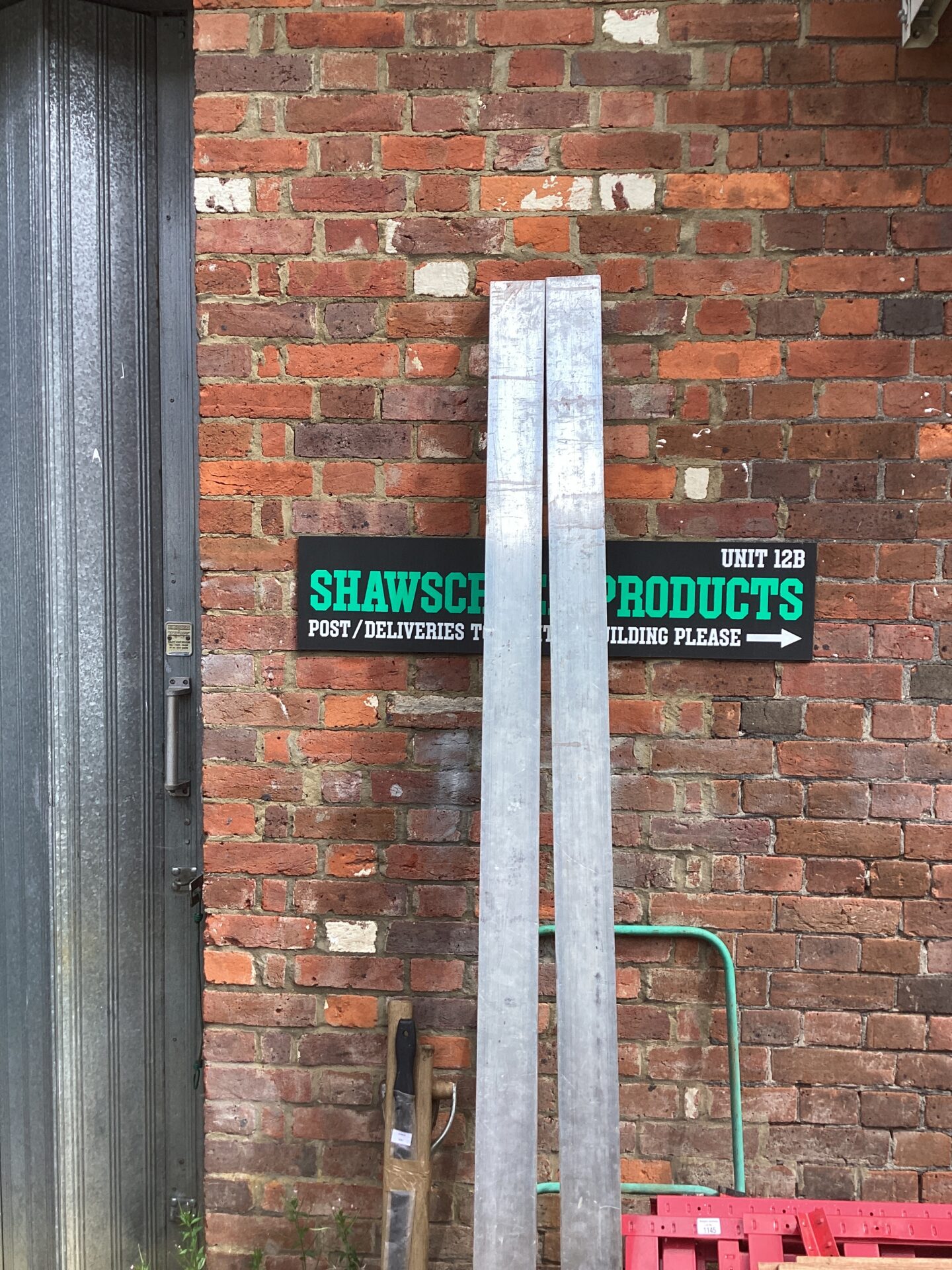 1149 Two lengths of Aluminium Box section Trunking 4”x2”x7’ approx