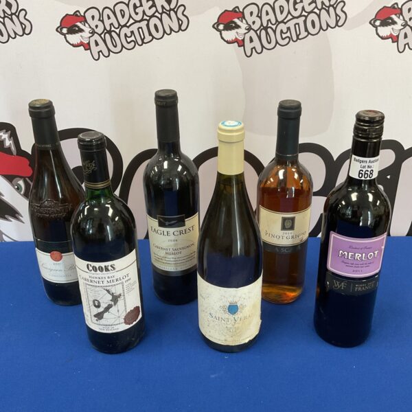 Mixed wine lot featuring Eagle Crest and Saint Vera bottles.