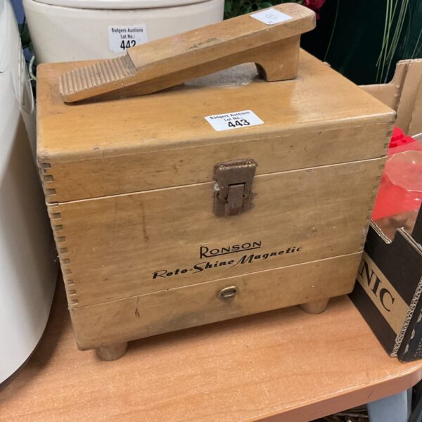 Vintage Ronson shoe polisher in original box, front view.