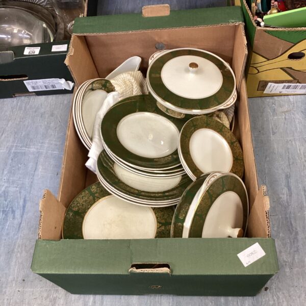 Vintage Wood & Sons Lincoln dinner service set with floral details.