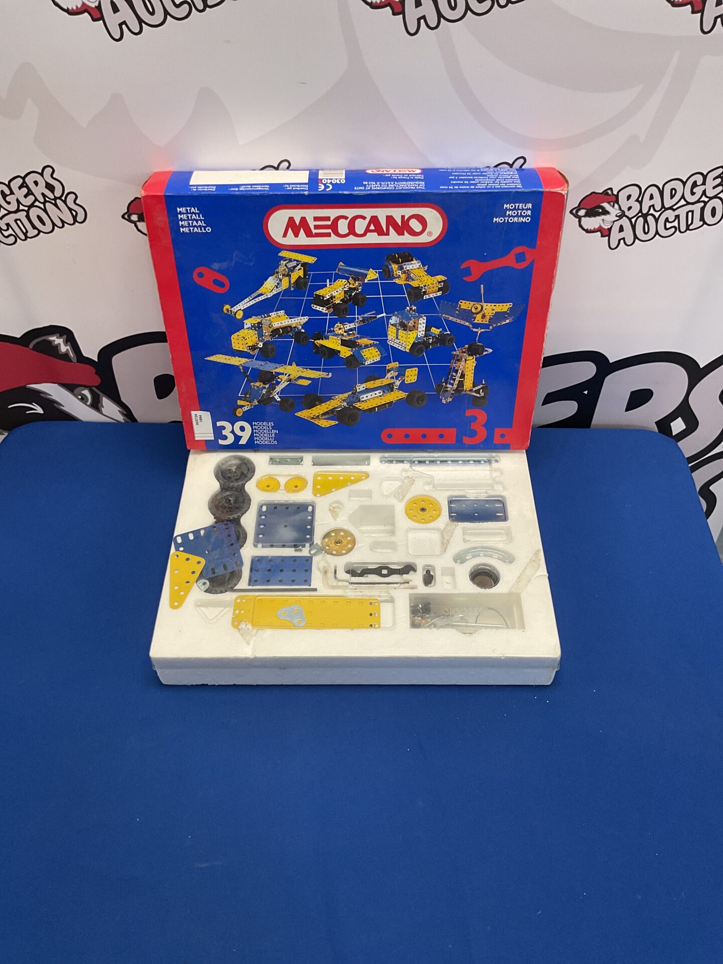 339 Boxed meccano model kit set