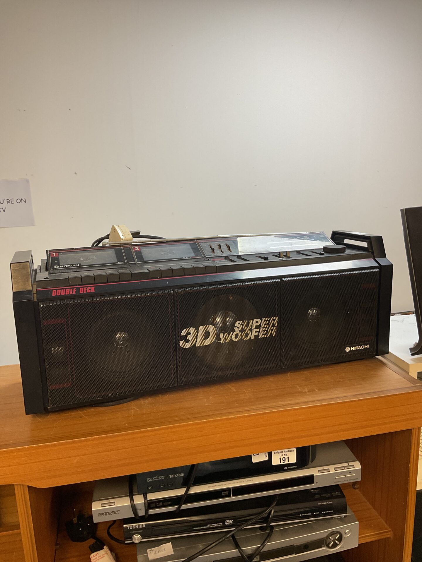 183 Hitachi 3d super woofer boombox