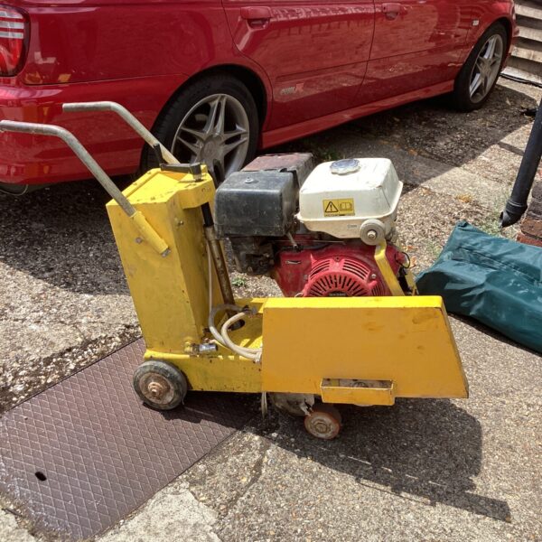 Honda powered road cutter for concrete and asphalt cutting.