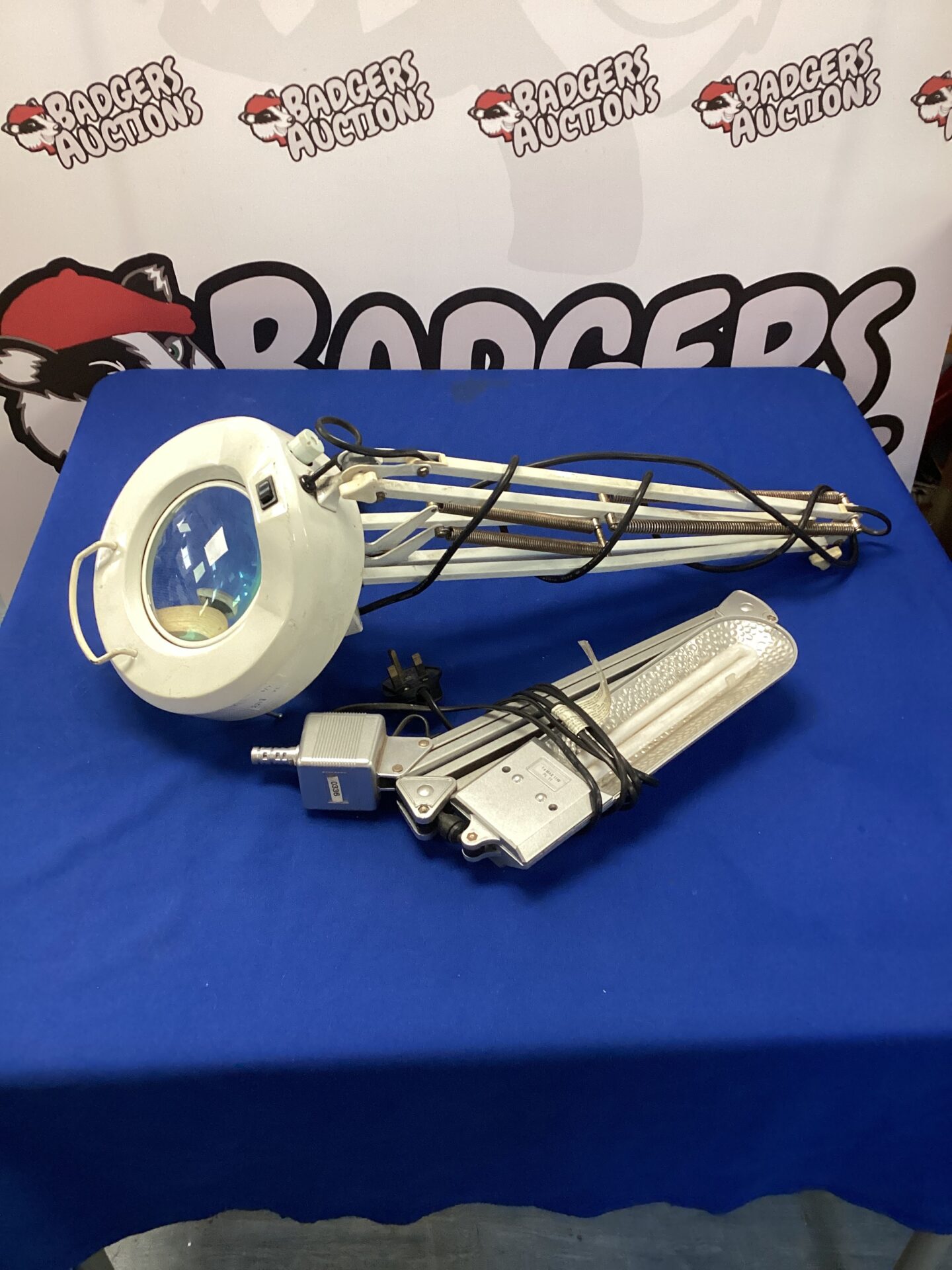 544 two workshop lights inc magnifing glass light
