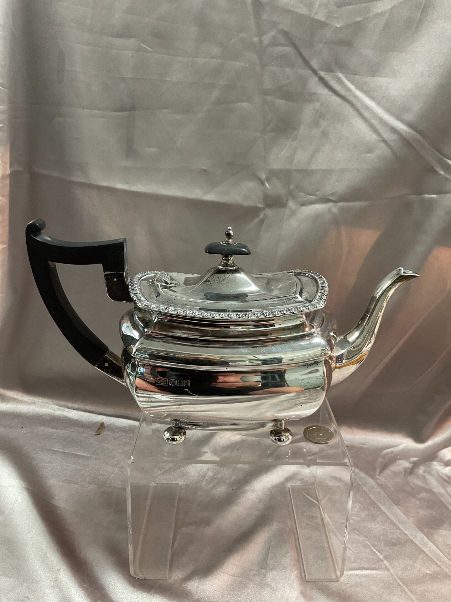788 Walker & hall Sheffield hallmarked 1925 sterling silver tea pot 595g gross