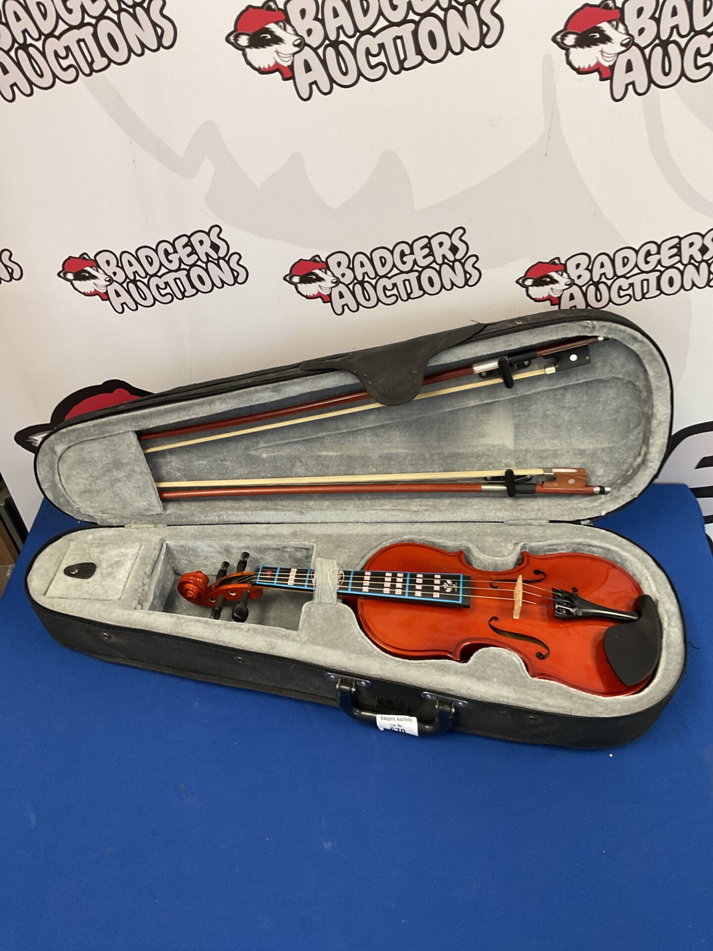 670 Gear4music violin in case