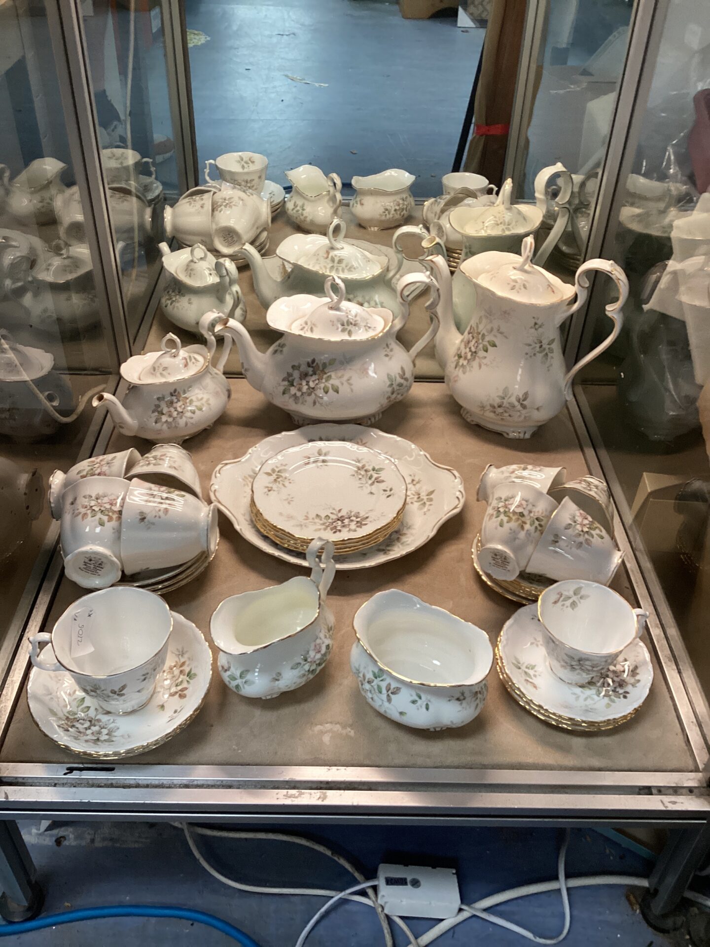 811 royal albert haworth teaset