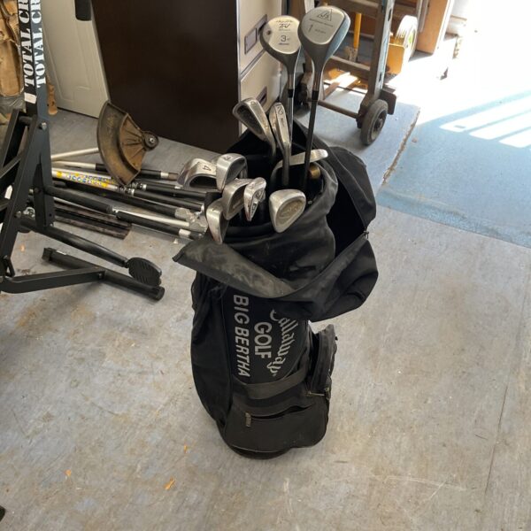 Callaway golf clubs and bag set in used condition.