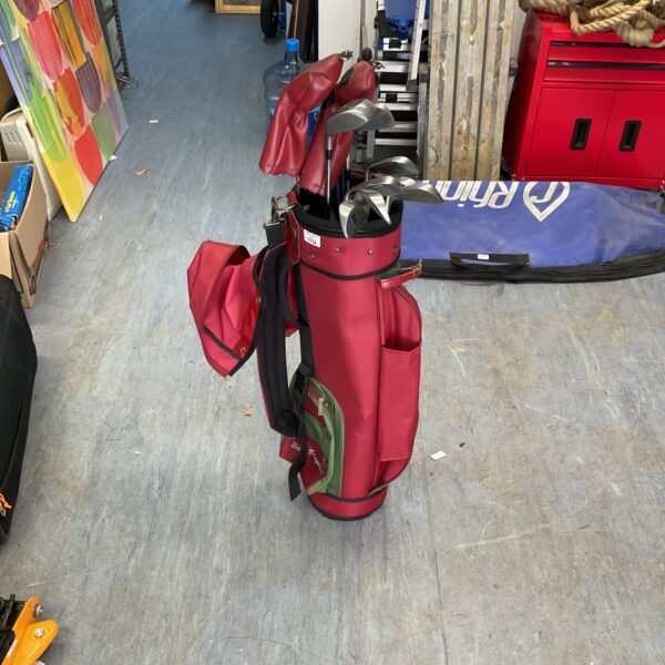 Vintage Ben Sayers golf bag with a set of clubs.