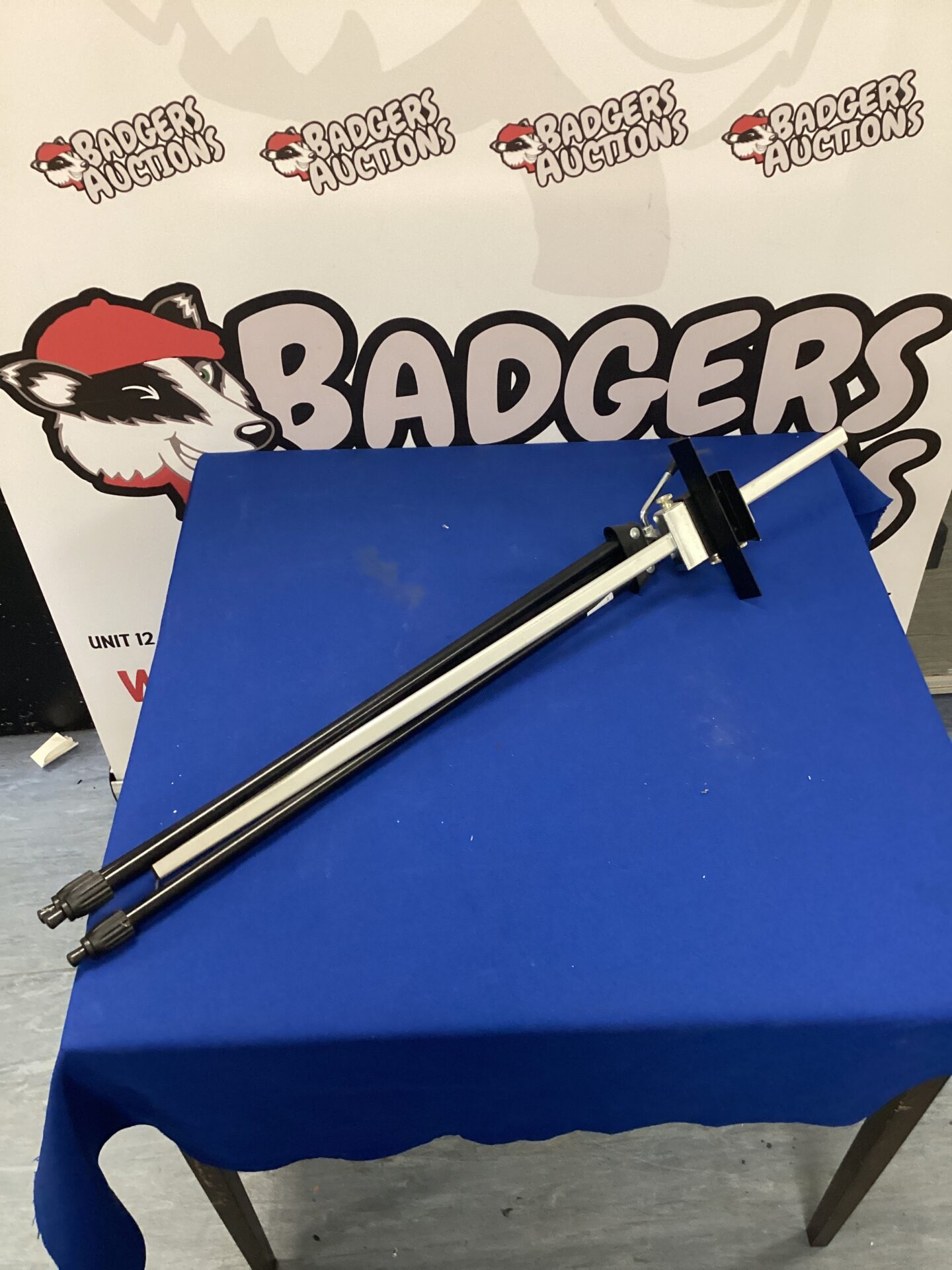 812 metal artist easel