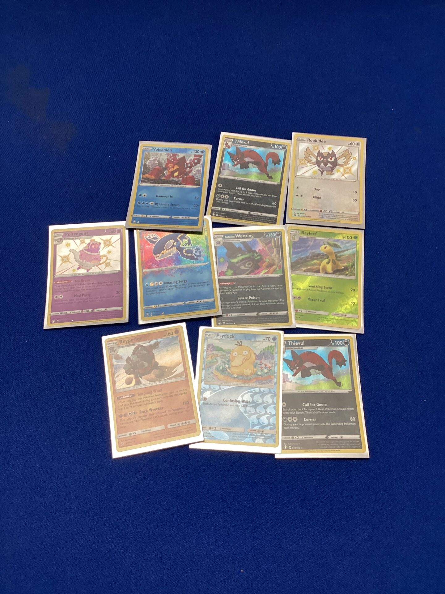 723 A collection of Pokémon hollows & reverse hollow cards