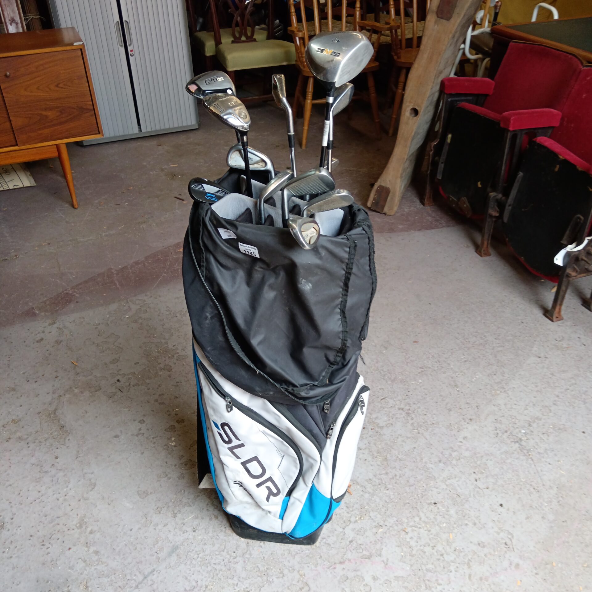 1145 Set of hippo golf clubs in sdlr bag