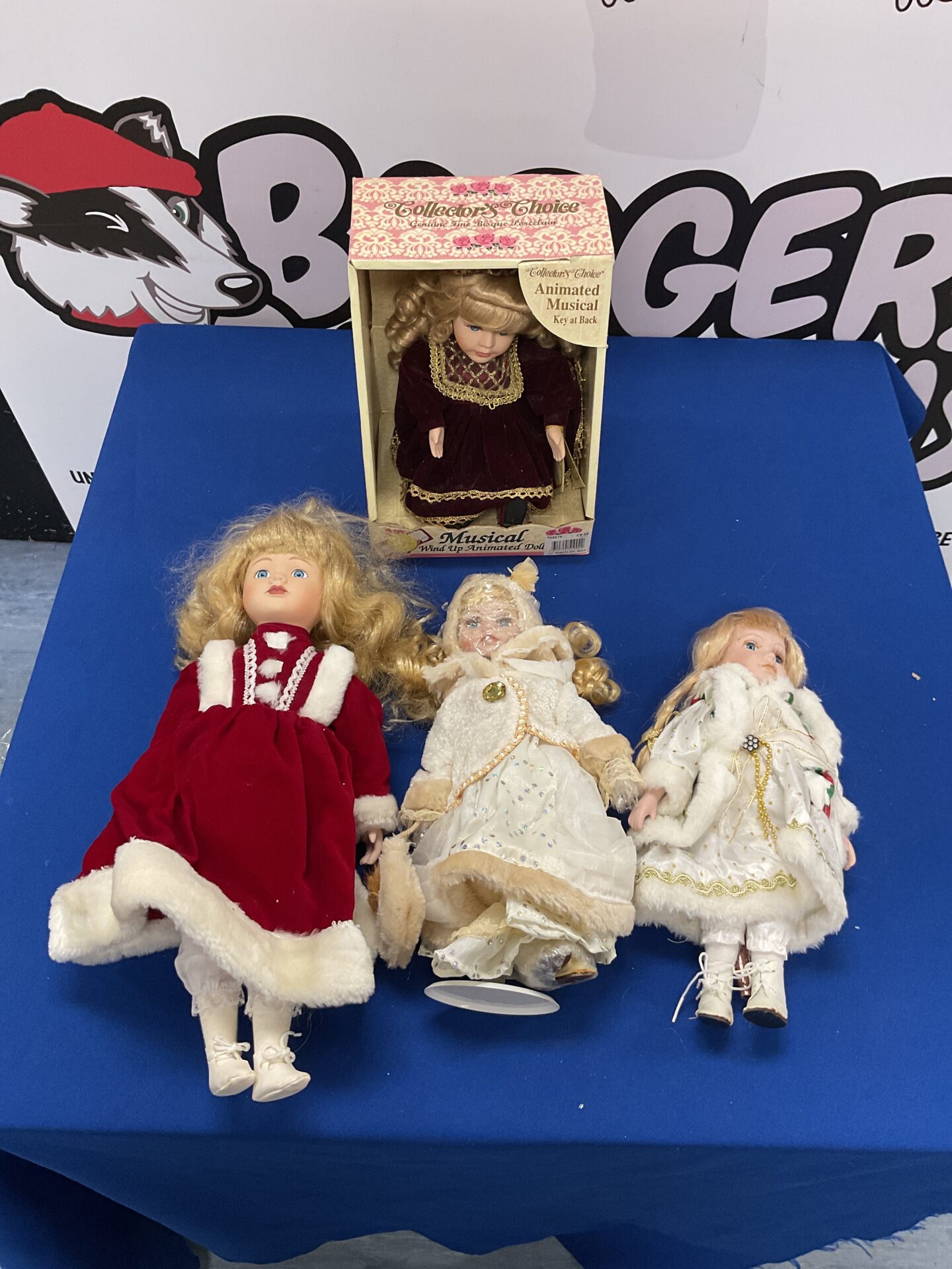 417 Four collectors dolls inc musical animated doll