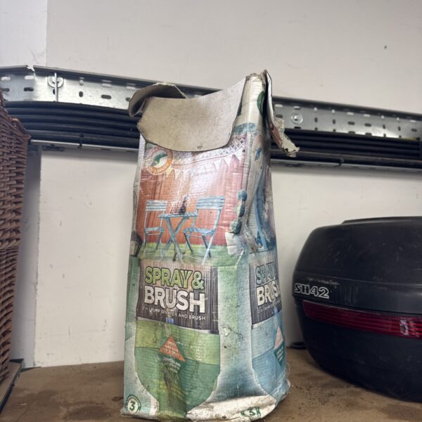 Vintage fence painting sprayer, model S142, for garden use.
