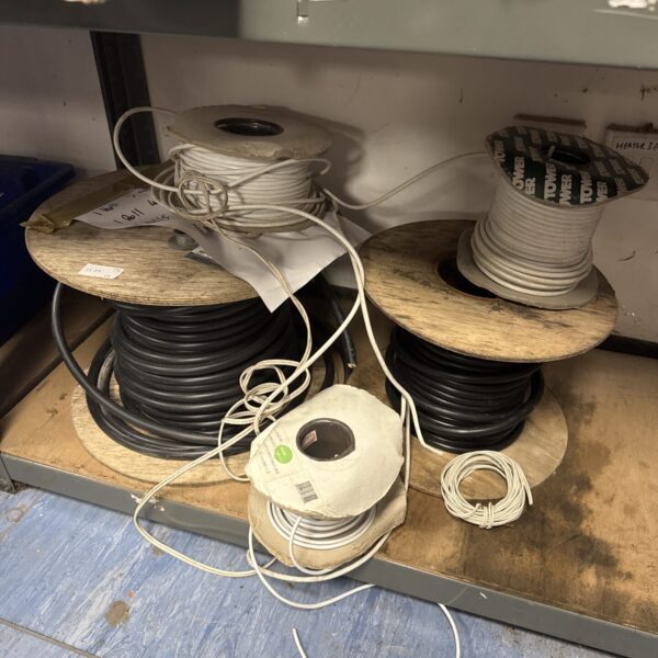Selection of cable reels in a mixed lot, showing various colours and sizes.