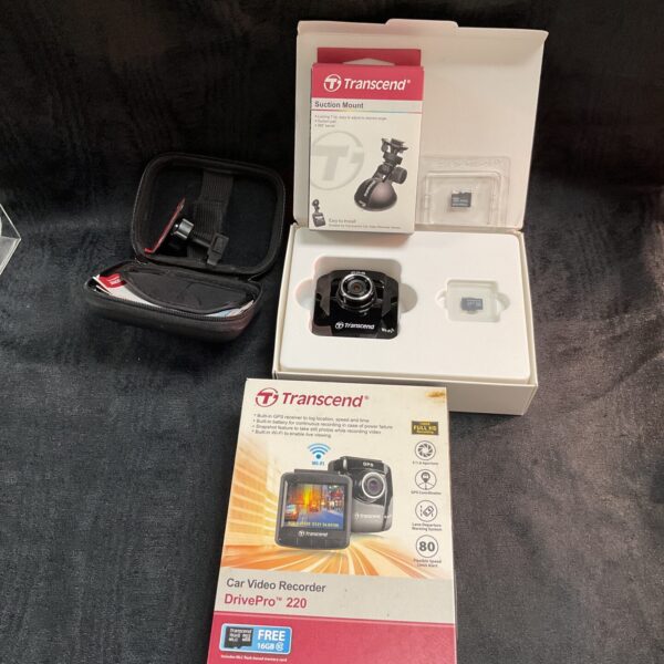 Transcend dash cam with 32GB card and mount for vehicle recording.