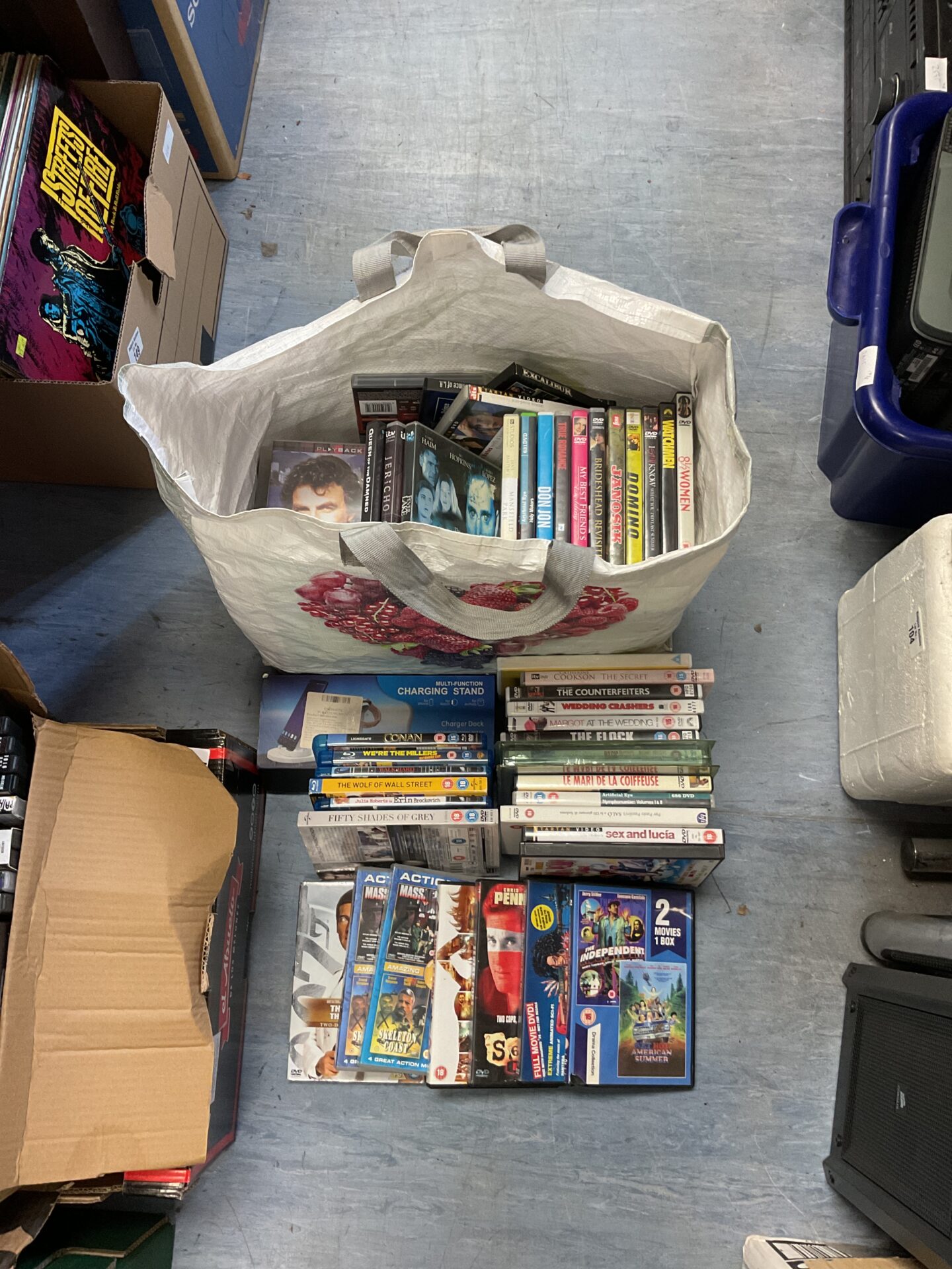 148 Large sack of dvds & blurays