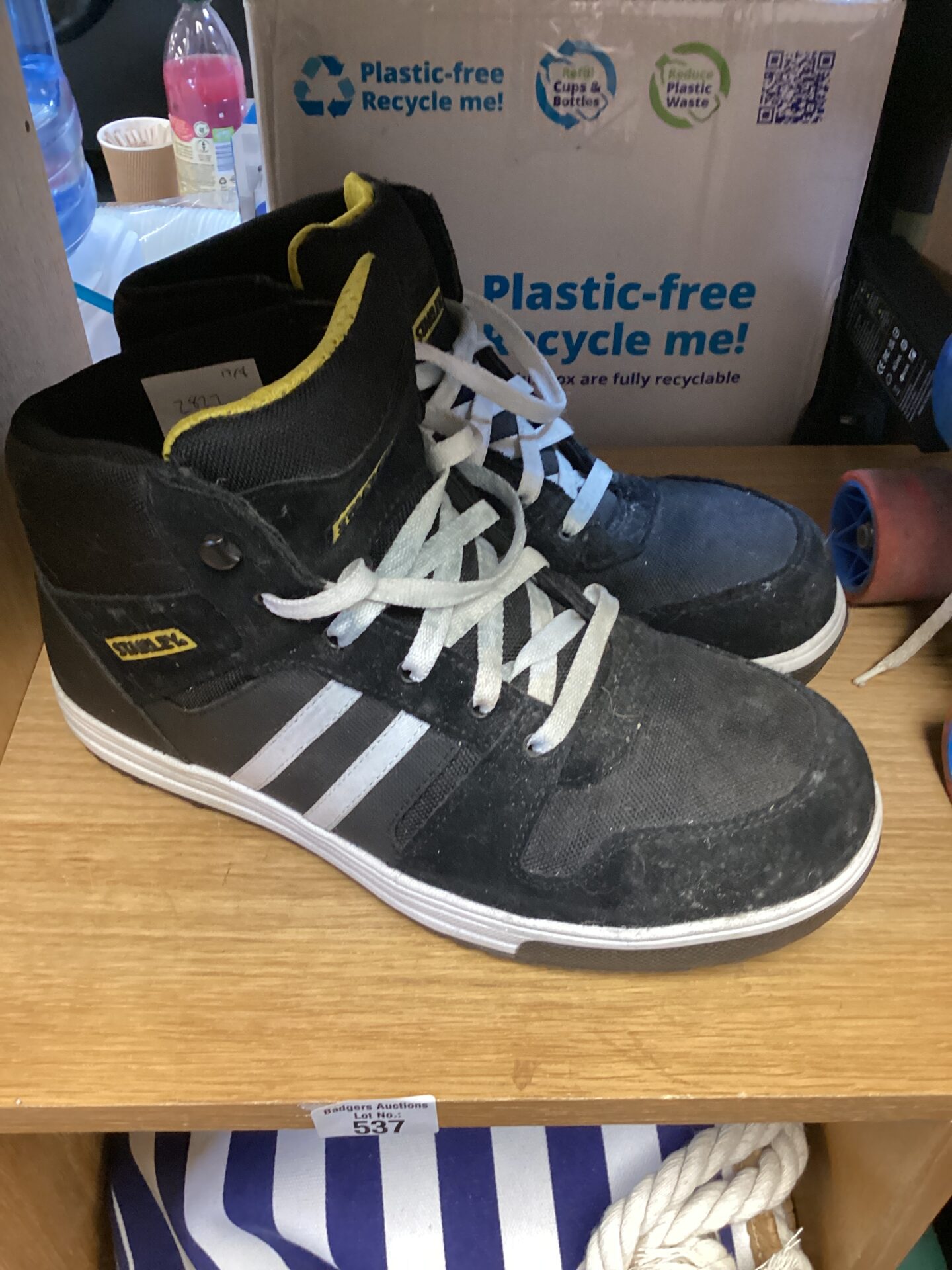 537 Pair of size 10 Stanley safety boots