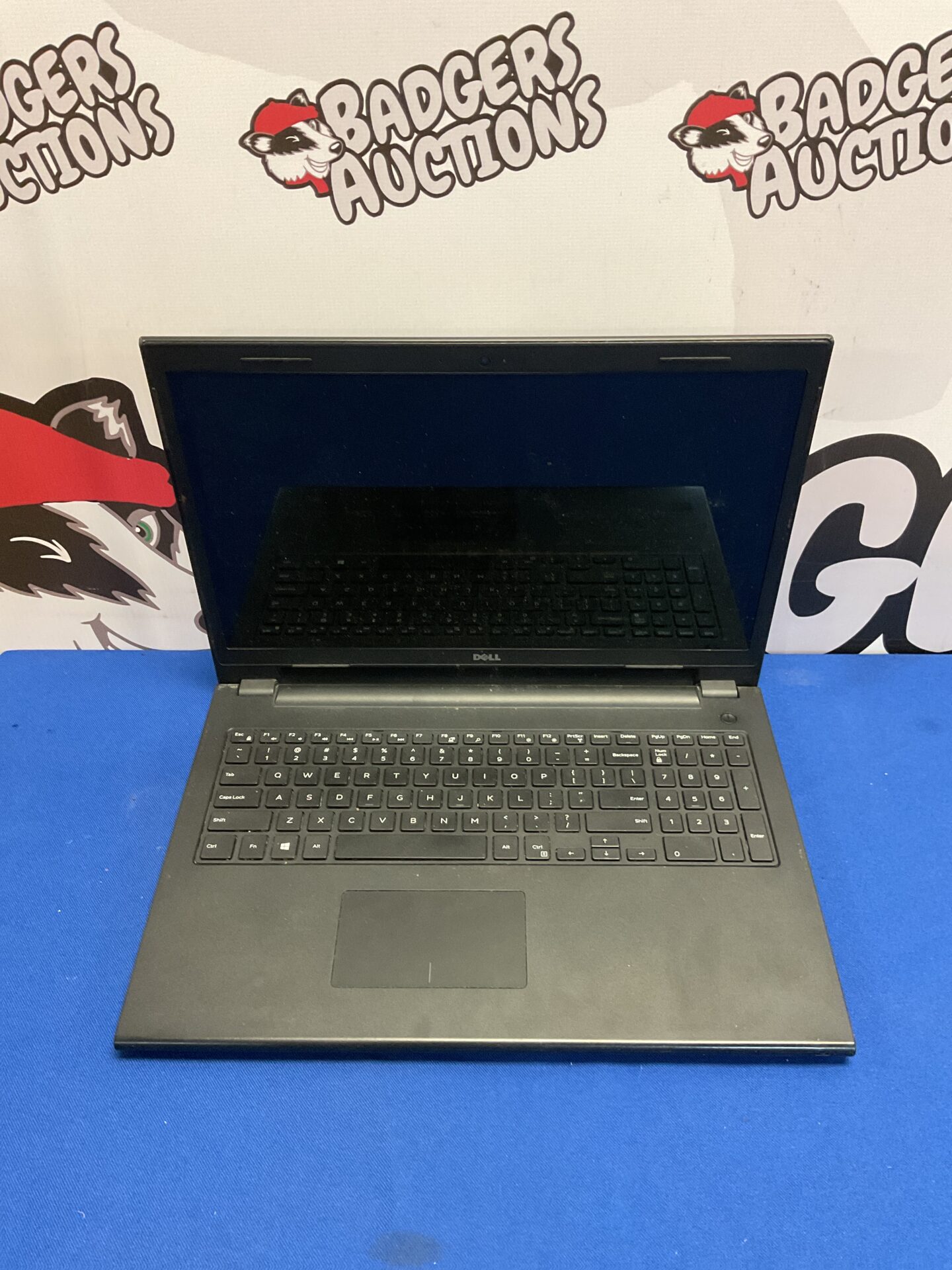 220 Dell inspiron 15 windows 8 laptop