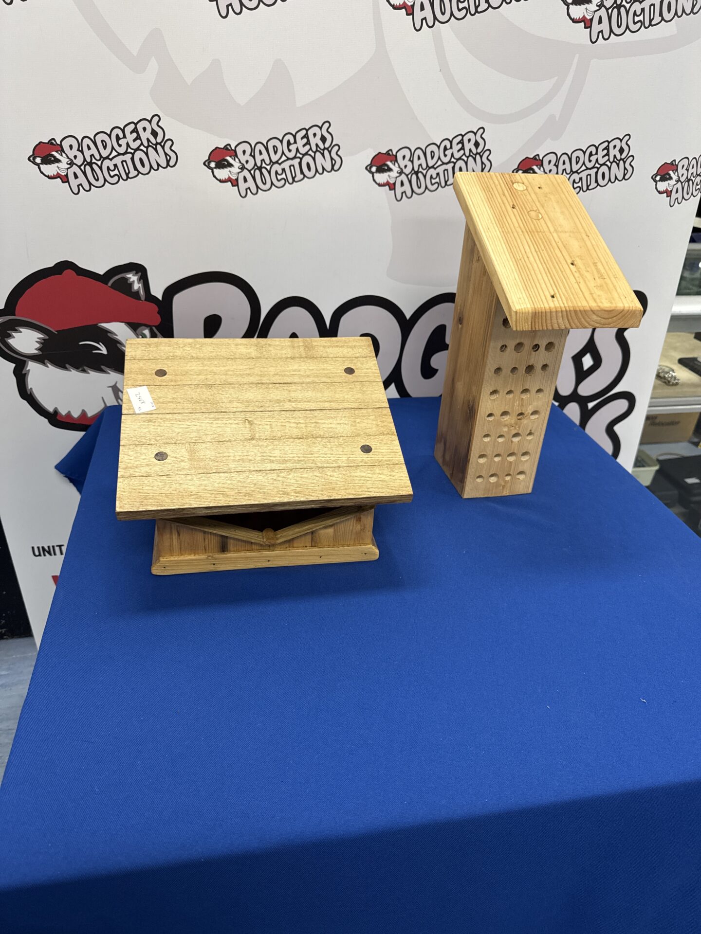 923 Two wooden bird feeders