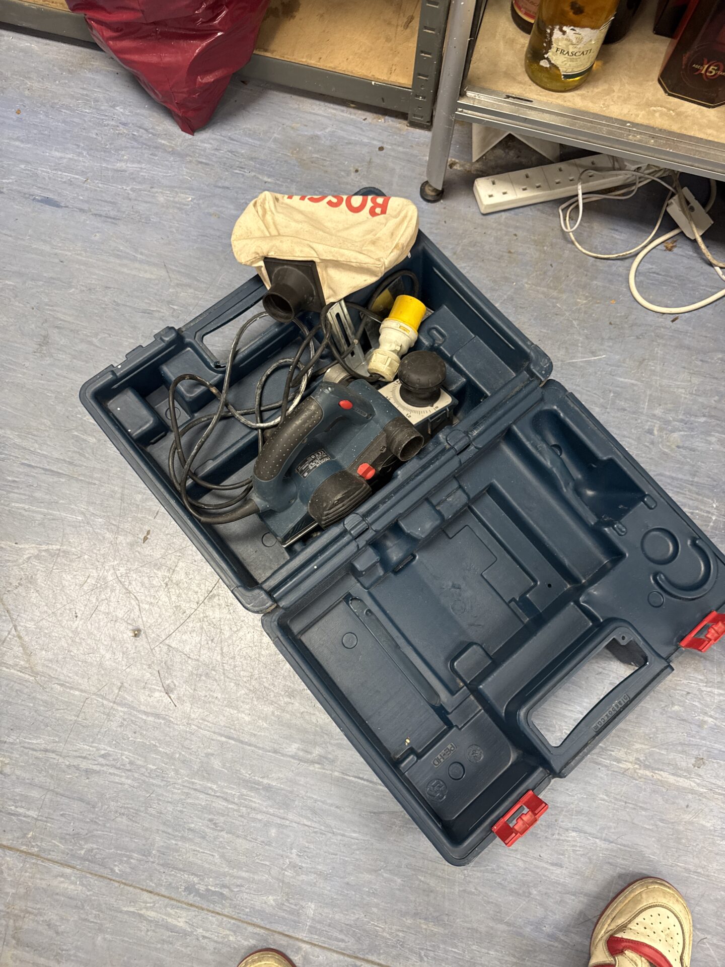 893 Bosch 110v electric planer