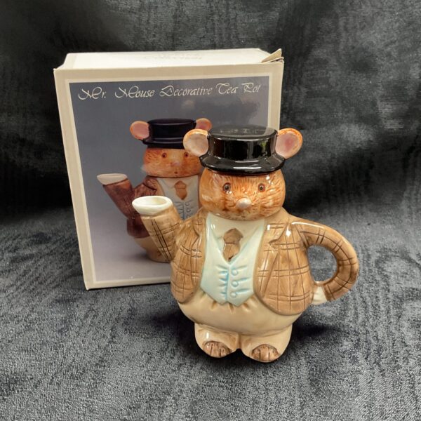 Detailed porcelain Mr. Mouse teapot from the Leonardo collection.