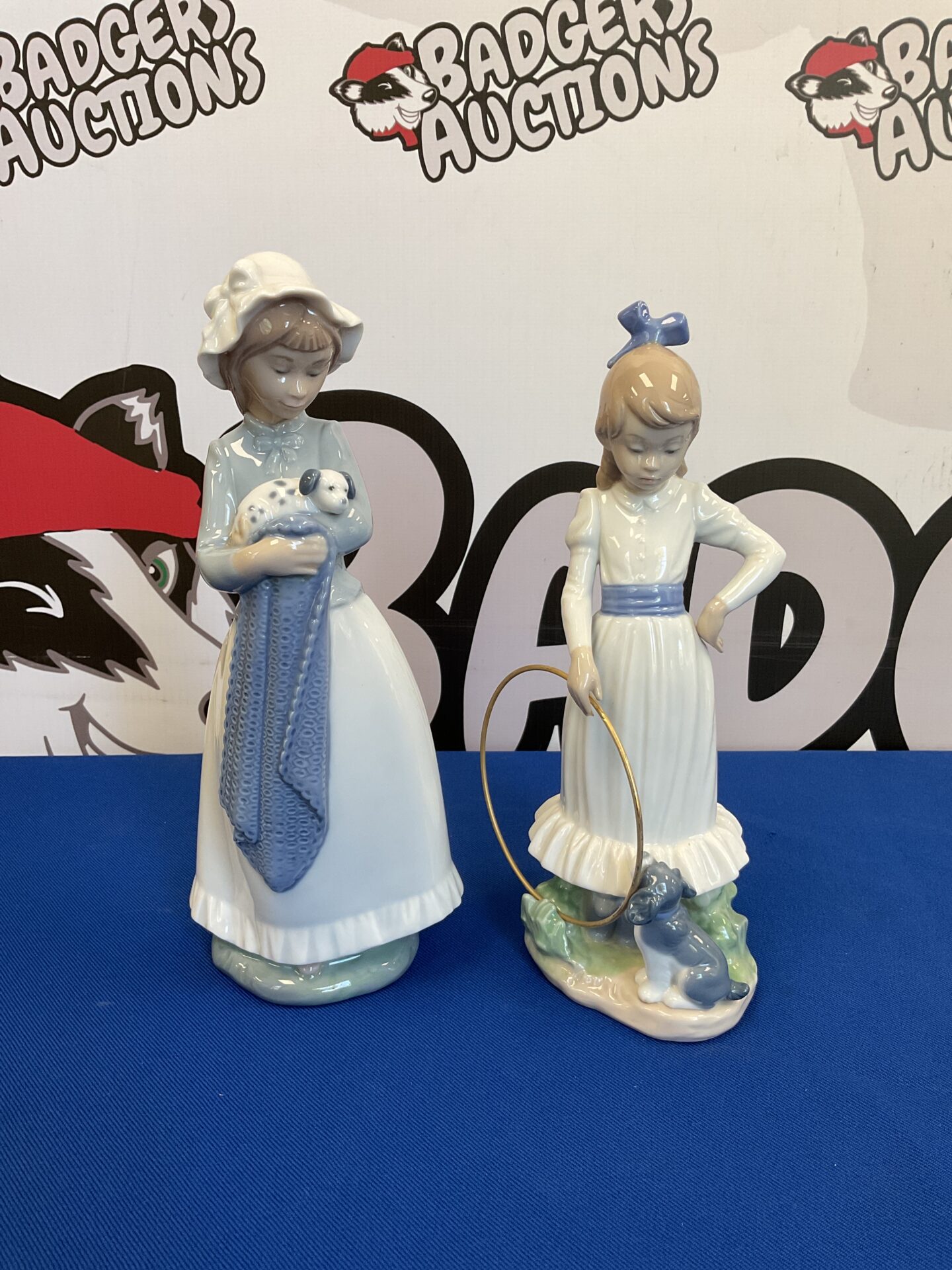 037 Two lladro nao figurines of young girls
