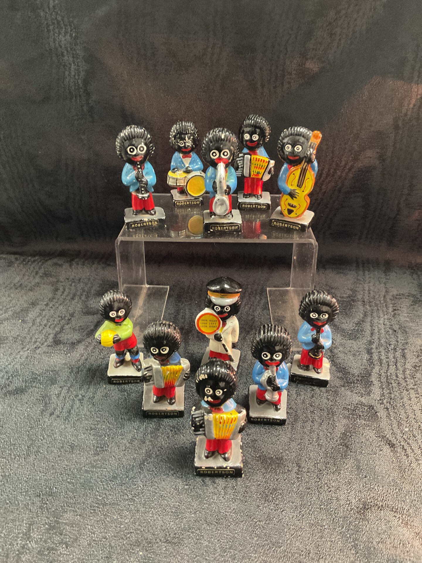 1018 Collection of Robertson golly musicians football player and road crossing golly