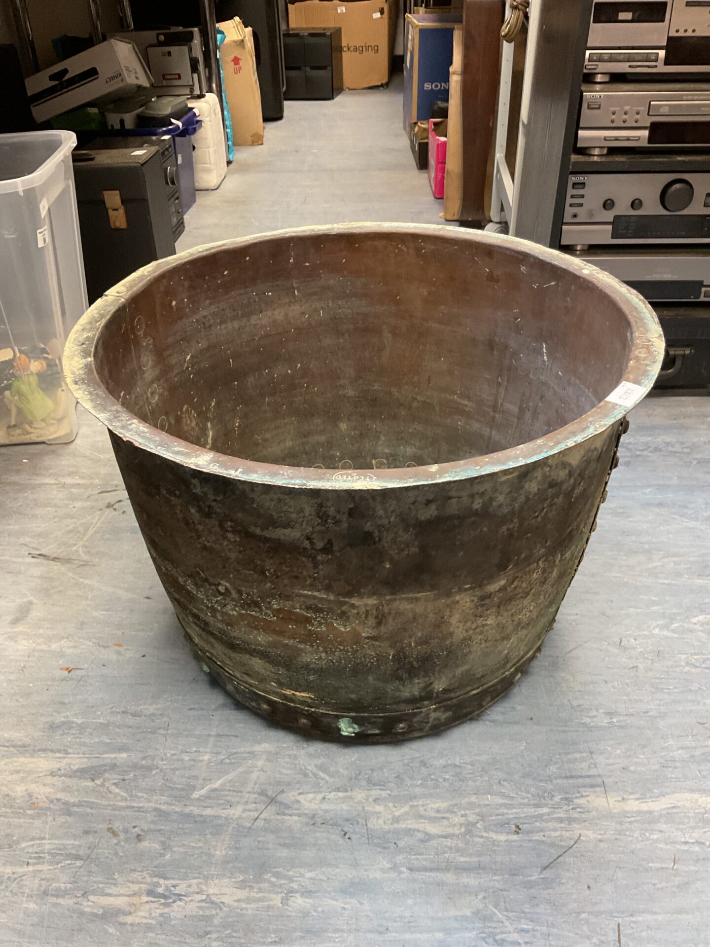084 Large antique copper boiling pot marked g j 58x40cm