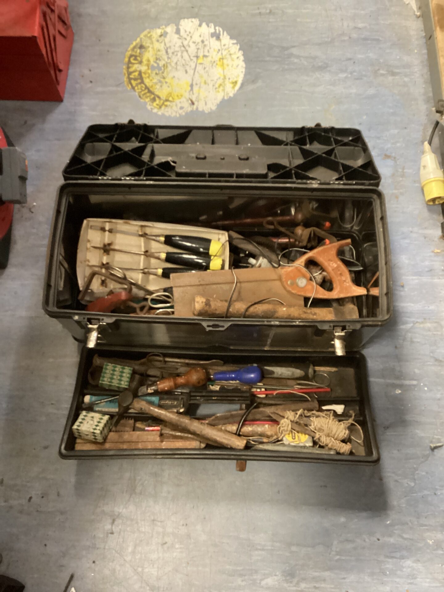 924 Metal Tool box with contents