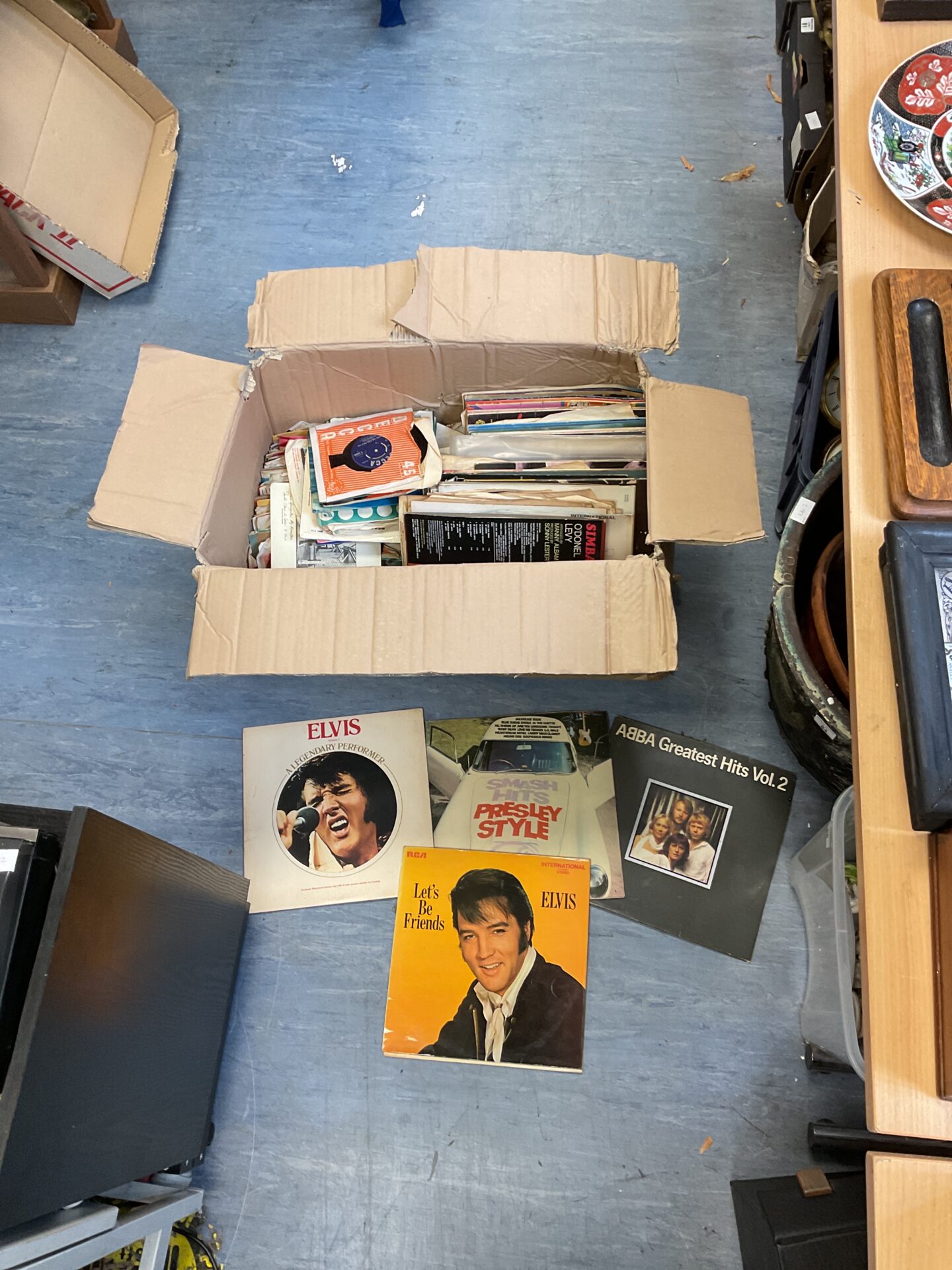 112 Large collection of assorted vinyl records incl. elvis and abba