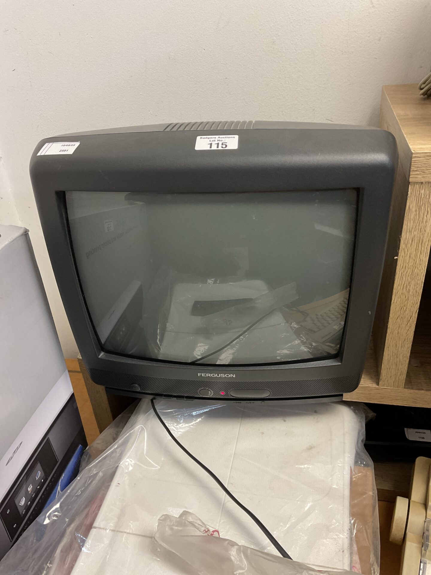 115 Ferguson 14” box television working with remote