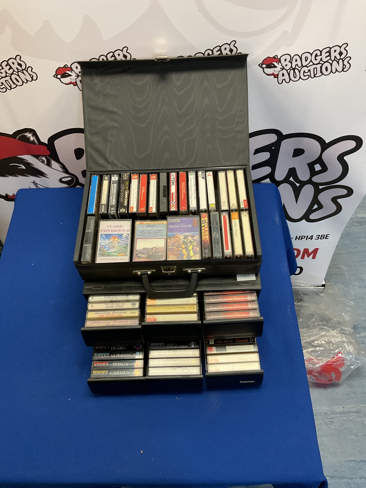106 Collection of assorted cassette tapes incl. discovering opera
