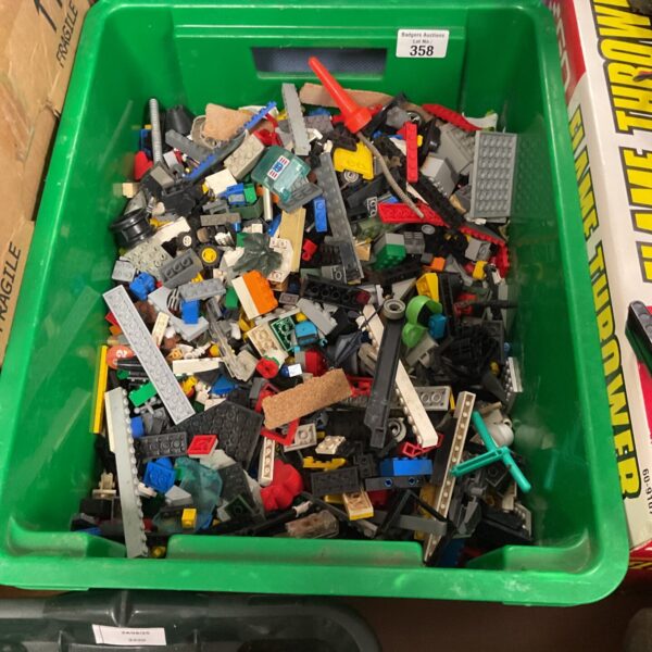 Large mixed Lego lot with colourful building bricks.