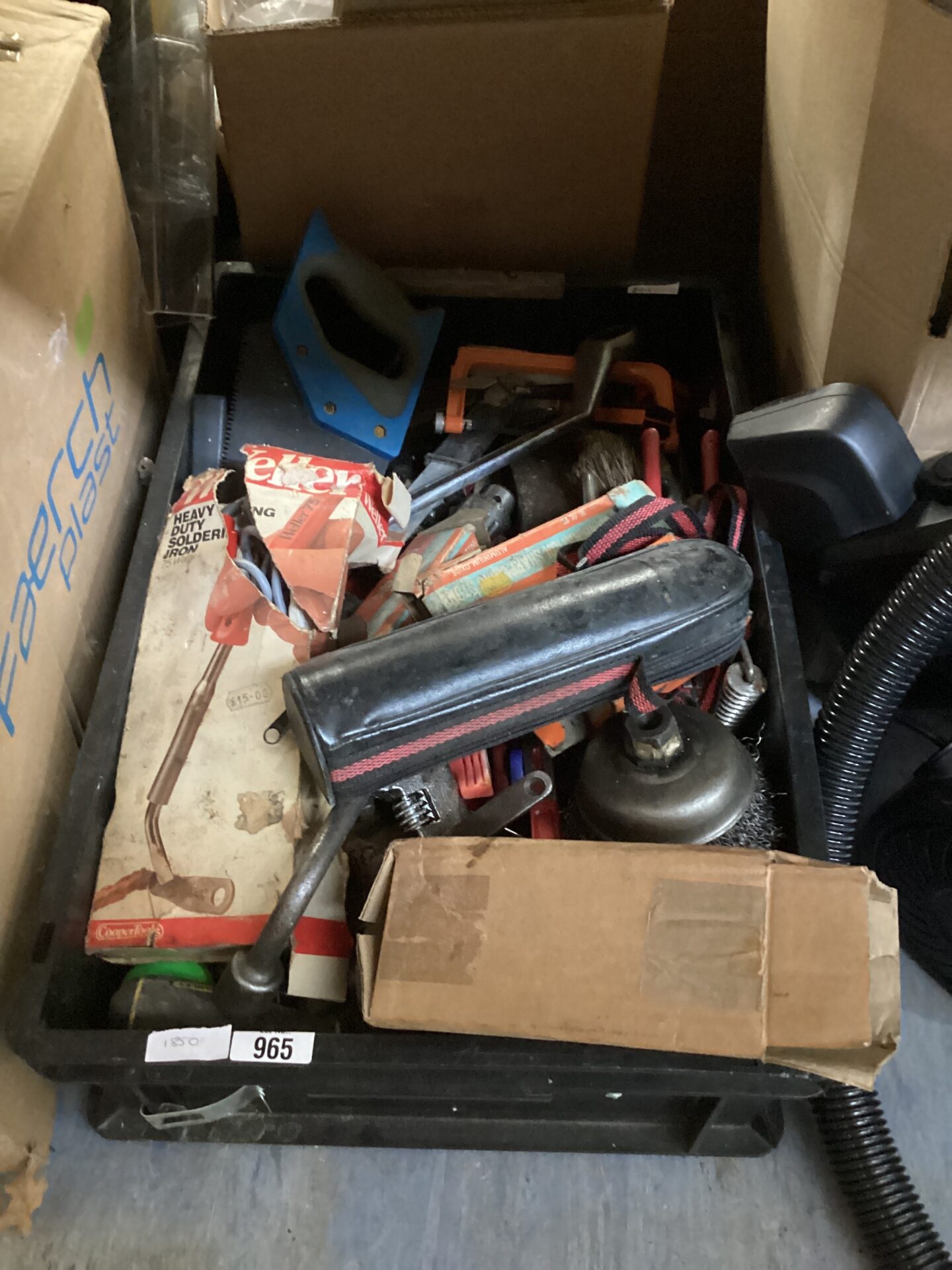965 Tray of mixed tools