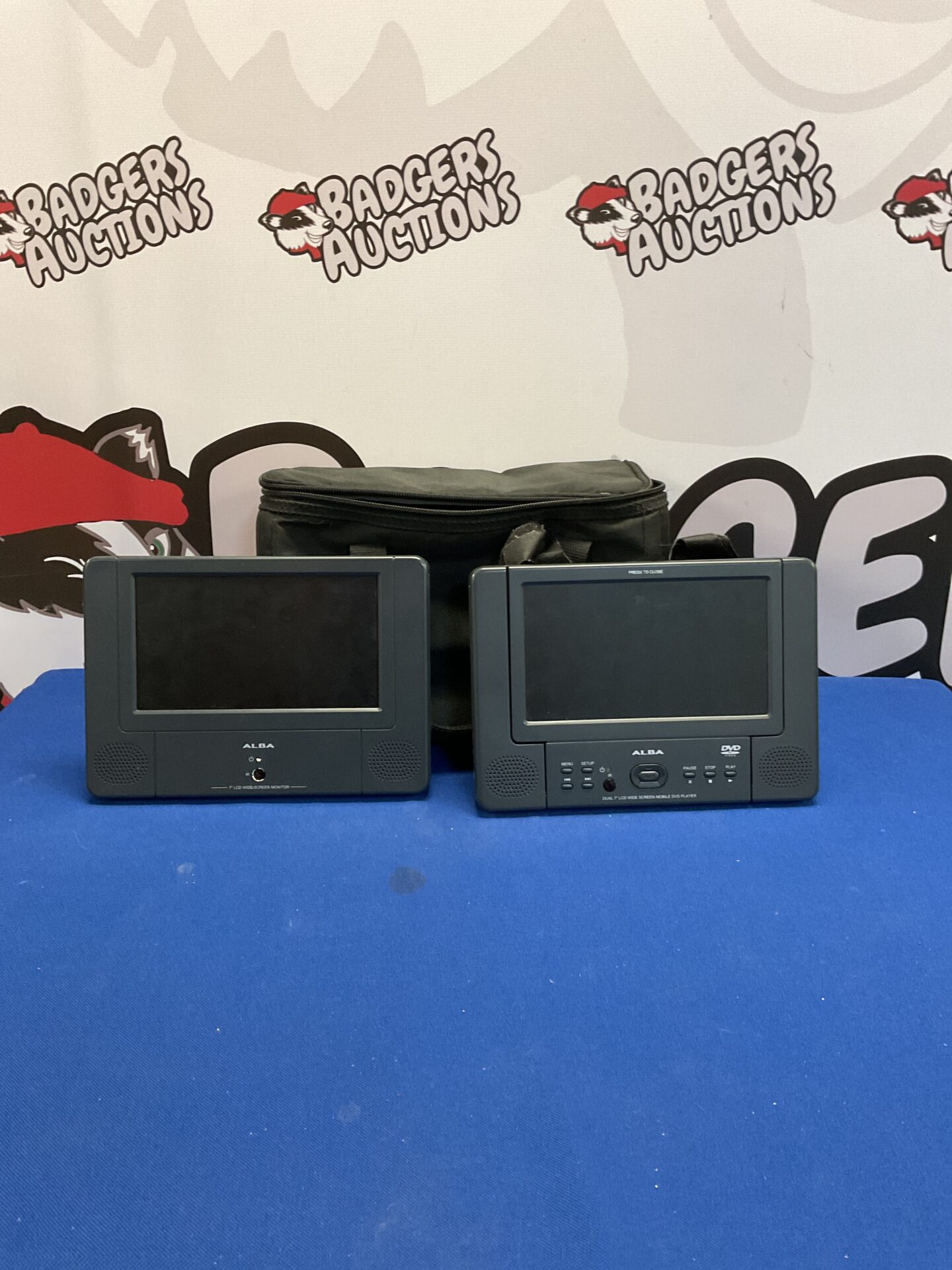 157 Alba dual 7” lcd wide screen mobile dvd player and monitor