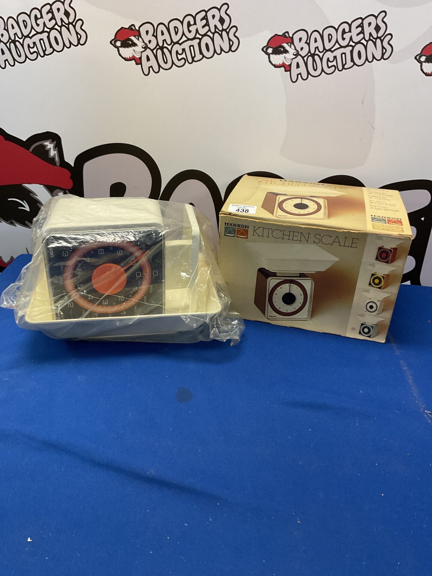 486 Hanson kitchen scales boxed