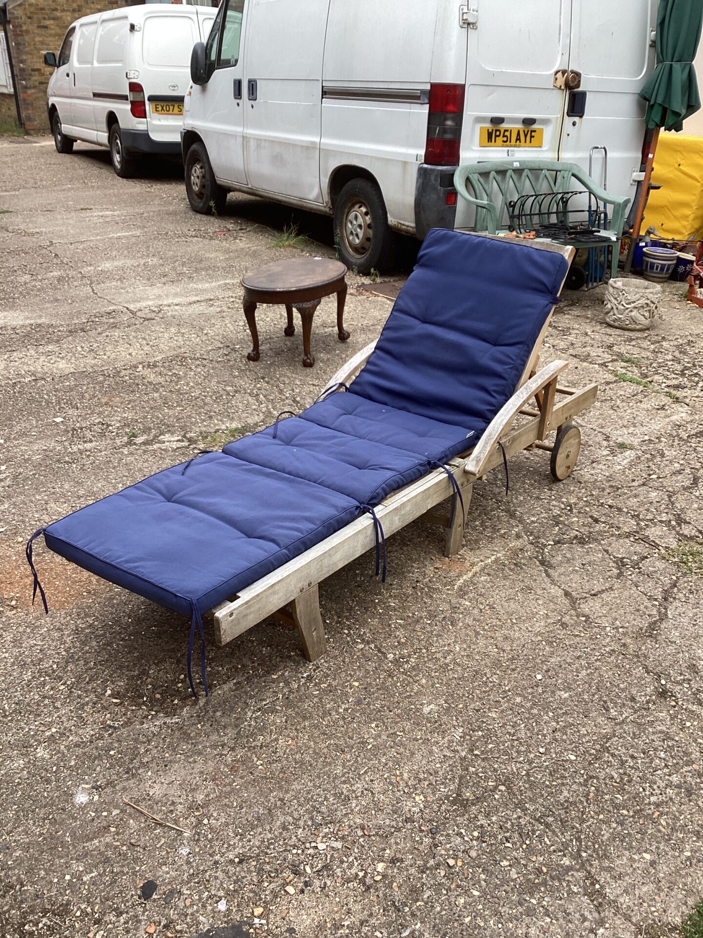 1097 Teak Sun lounger with cushion